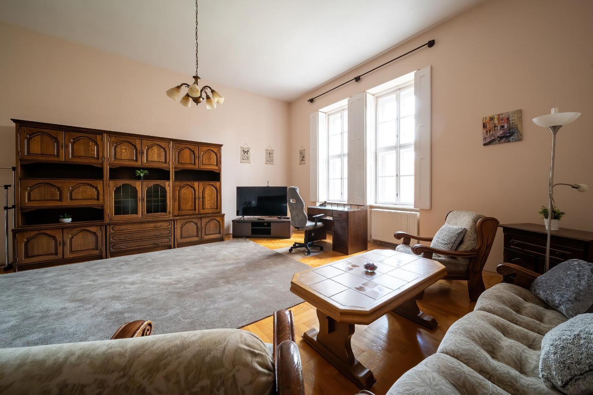 Tomka Apartman Szeged Buitenkant foto