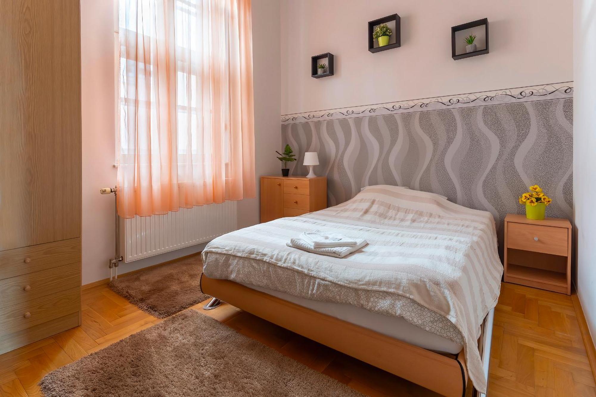 Tomka Apartman Szeged Buitenkant foto