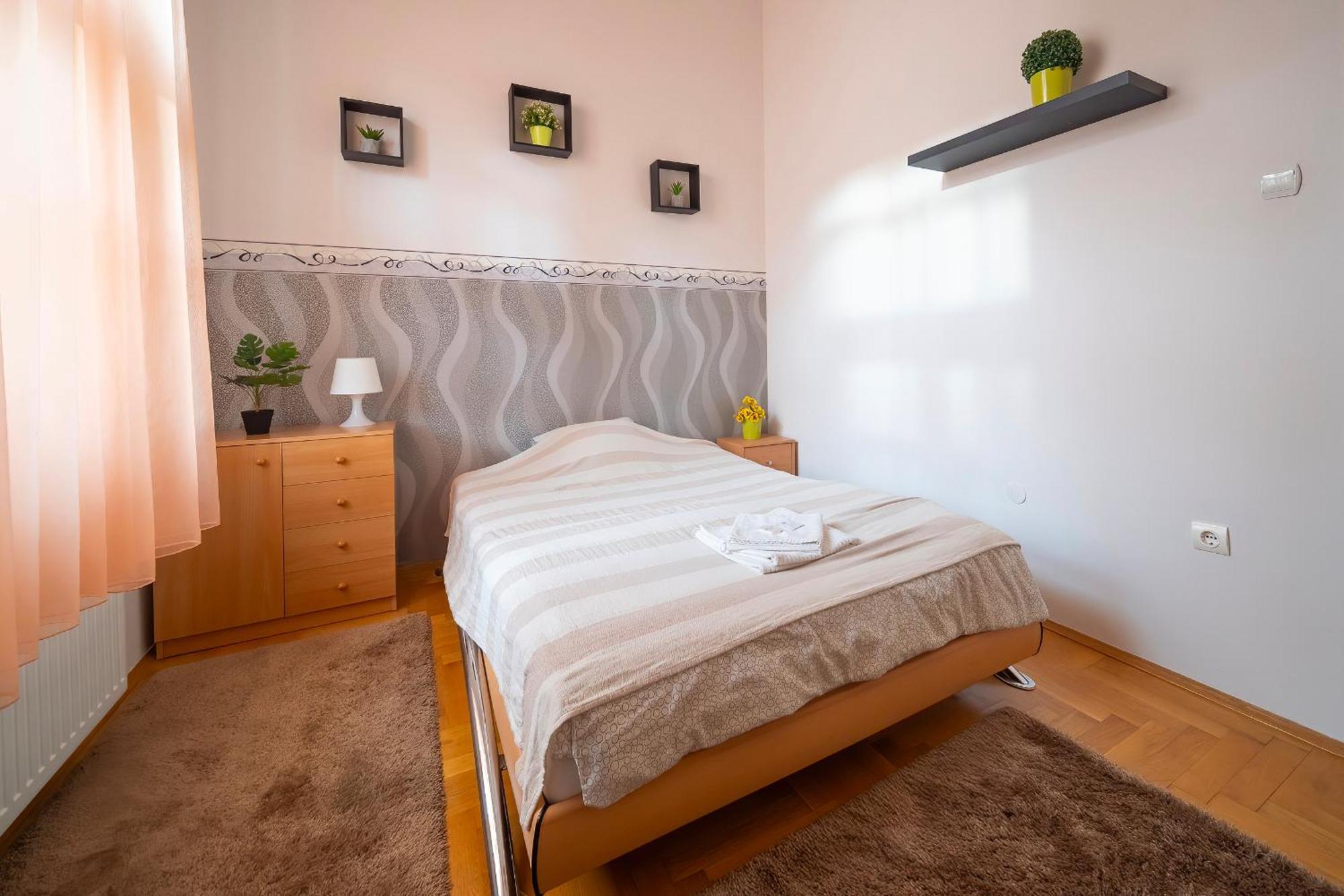 Tomka Apartman Szeged Buitenkant foto