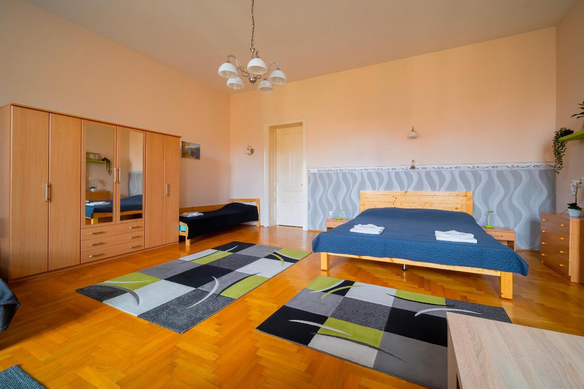 Tomka Apartman Szeged Buitenkant foto