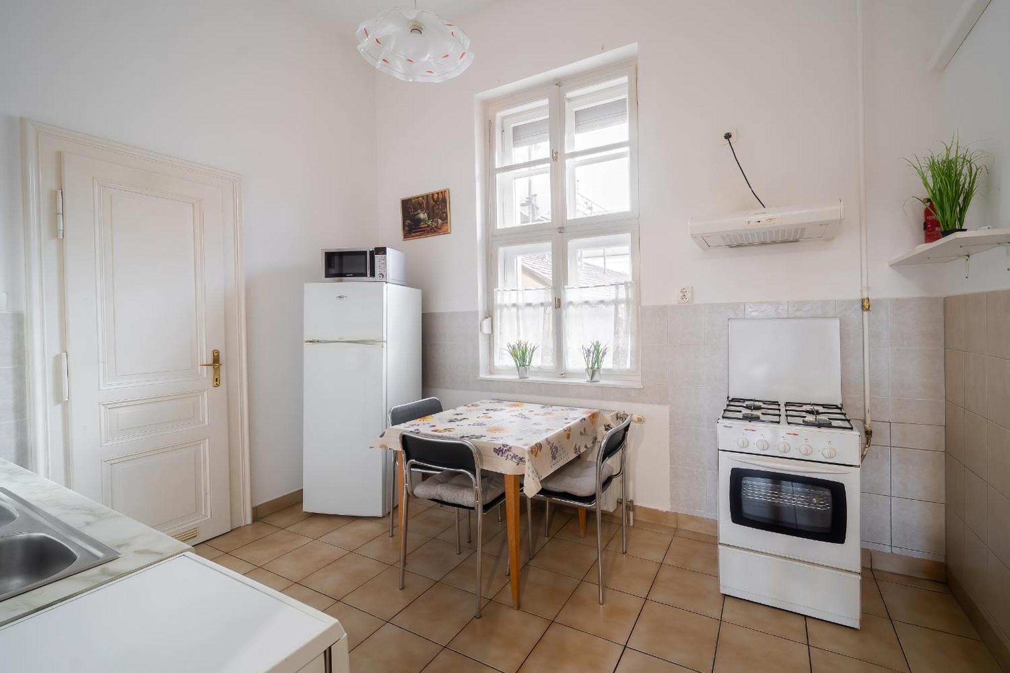 Tomka Apartman Szeged Buitenkant foto