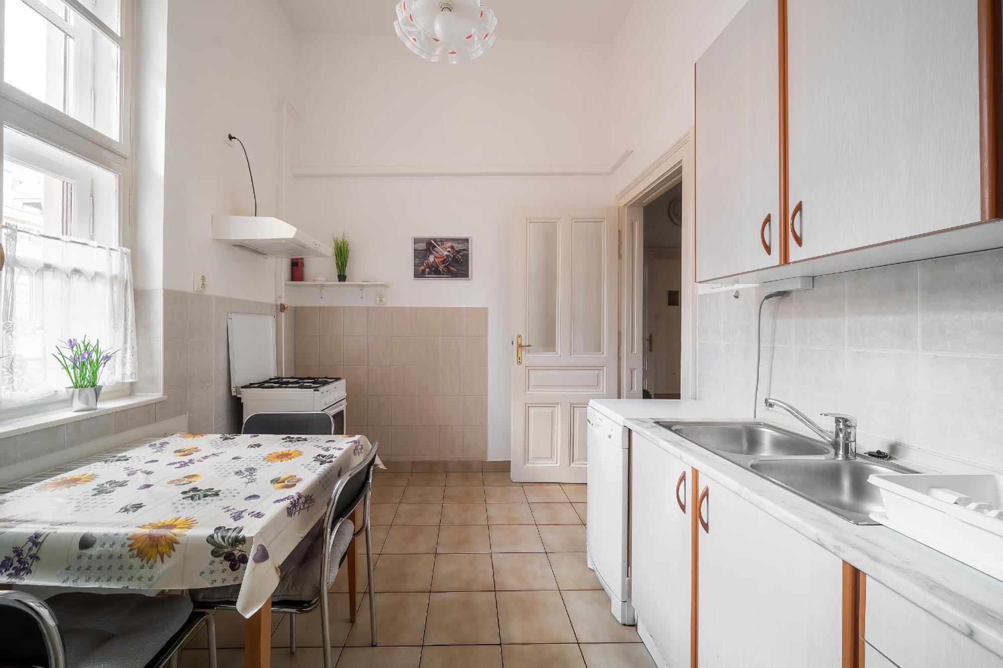 Tomka Apartman Szeged Buitenkant foto