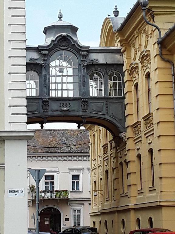 Tomka Apartman Szeged Buitenkant foto